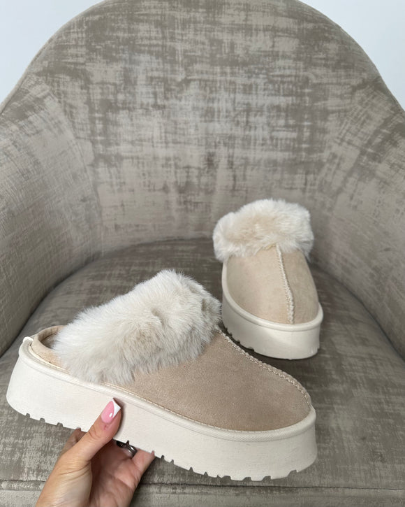 Pixie Fluffy Faux Fur Slippers - Beige