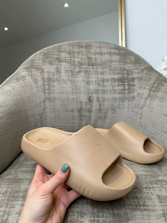 Yasmin Slip On Sliders - Camel